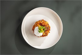 {{photo.Alt || photo.Description || 'Драники с джемом из бекона'}}