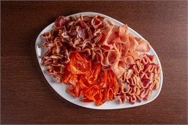 {{photo.Alt || photo.Description || 'МЯСНЫЕ ДЕЛИКАТЕСЫ 200 Г Green Pub'}}