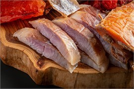 {{photo.Alt || photo.Description || 'ОМУЛЬ ХОЛОДНОГО КОПЧЕНИЯ вес'}}